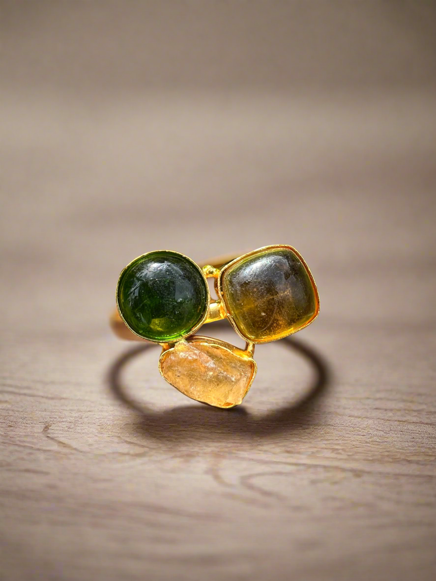 Hand Crafted Finger Ring with Druzzy Stones and Resin Stones (Adjustable)