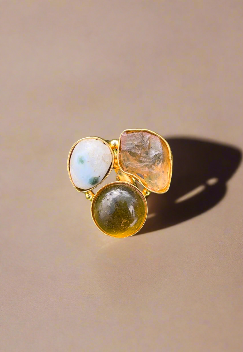 Hand Crafted Finger Ring with Druzzy Stones and Resin Stones (Adjustable)