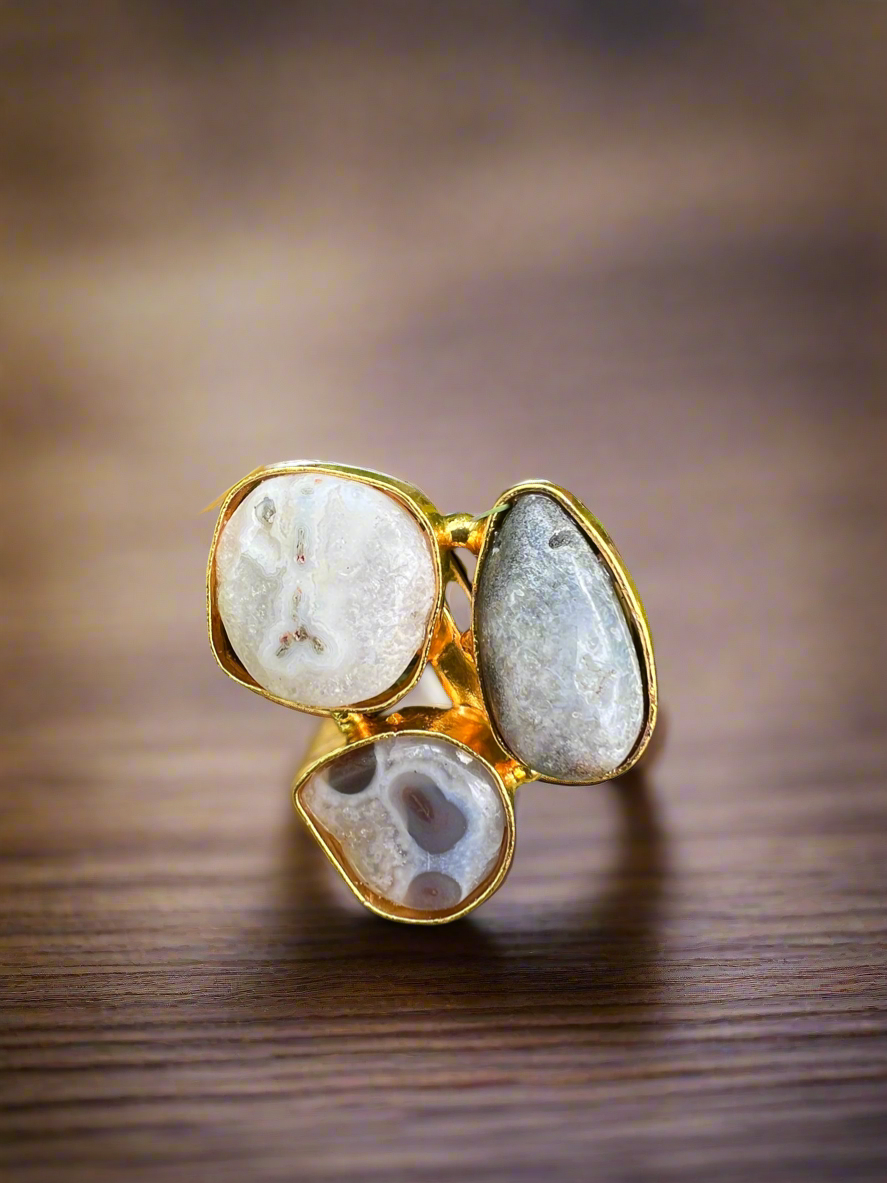 Hand Crafted Finger Ring with Druzzy Stones and Resin Stones (Adjustable)