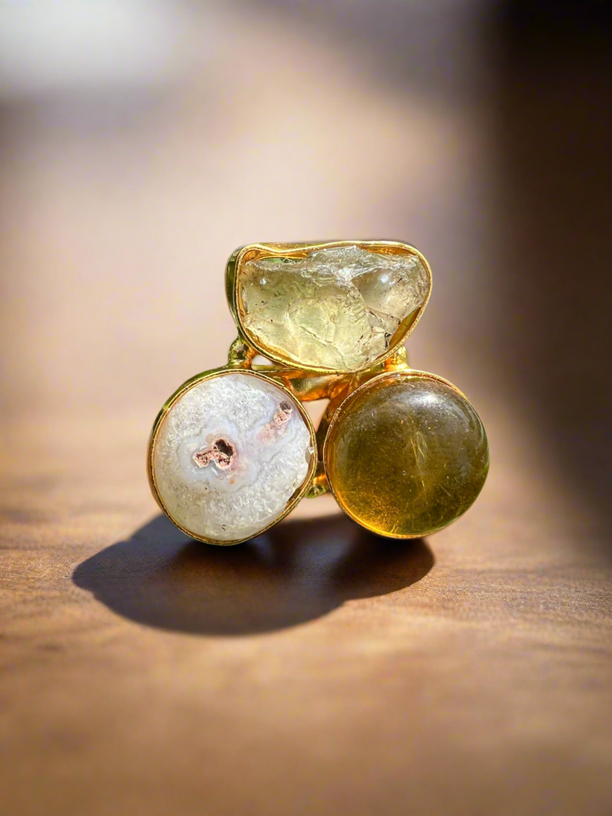 Hand Crafted Finger Ring with Druzzy Stones and Resin Stones (Adjustable)