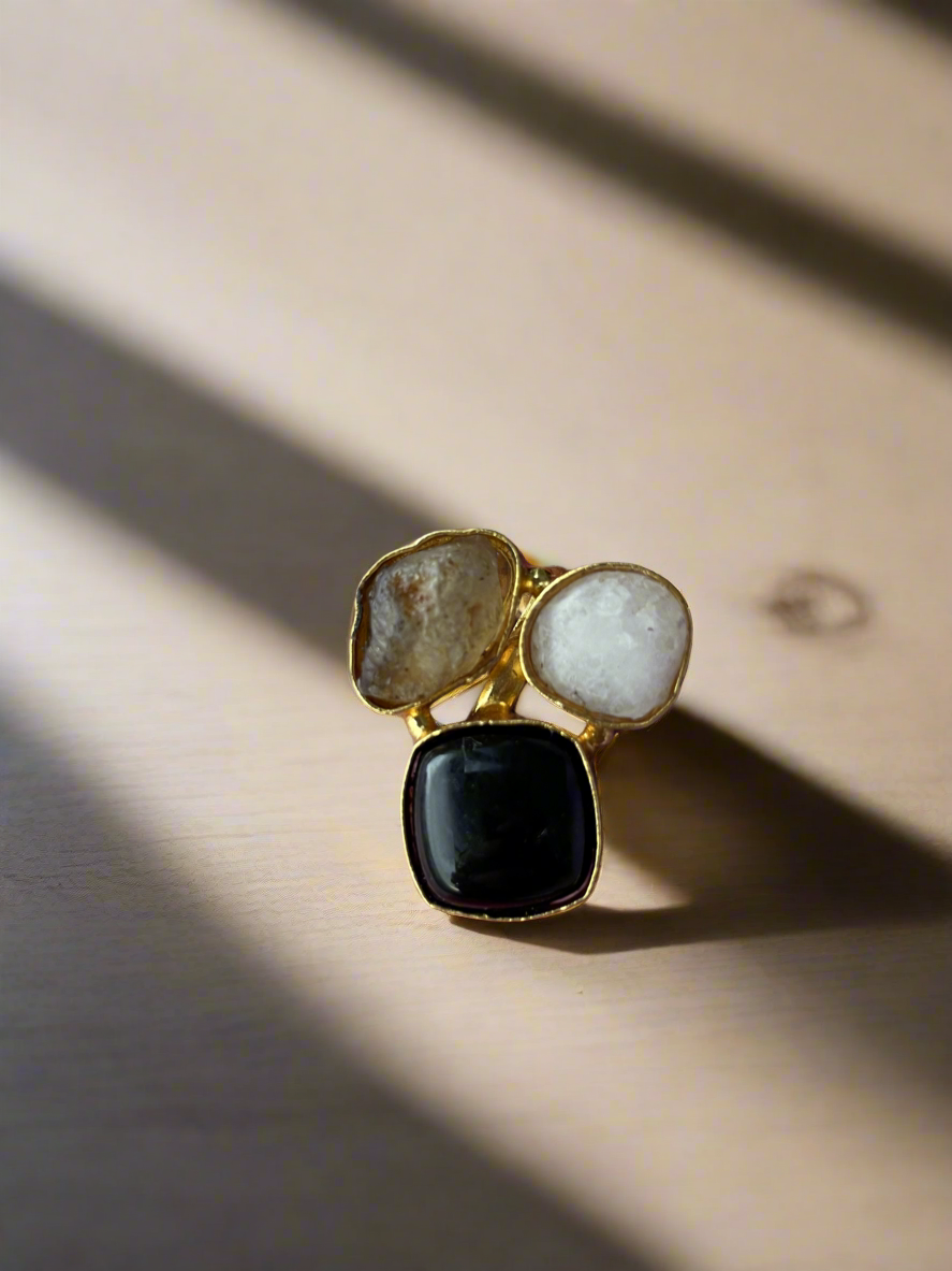 Hand Crafted Finger Ring with Druzzy Stones and Resin Stones (Adjustable)